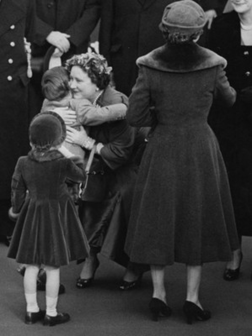 The most touching photos of royal grandparents with their grandchildren