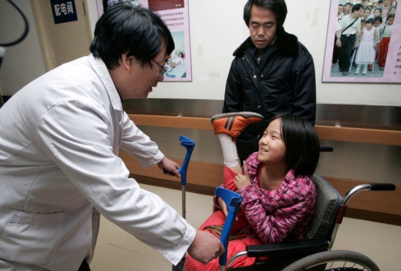 The national heroine of China: a girl with a basketball instead of legs became a famous athlete