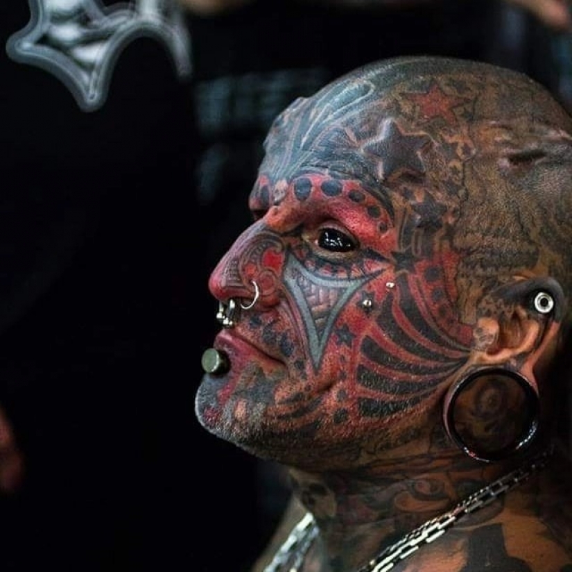 The number of the beast: A tattoo-obsessed Uruguayan wants to carve "666"on his skull