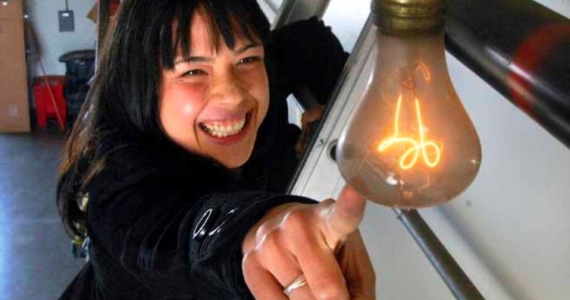 The oldest light in the world is lit for 120 years