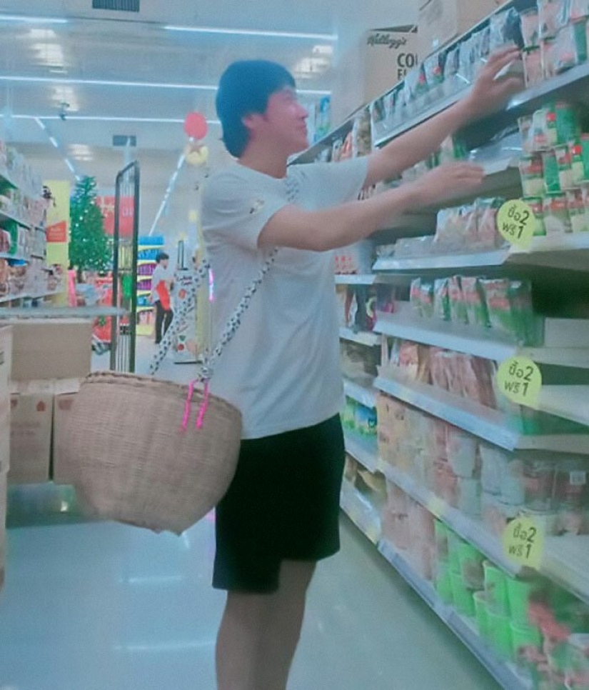 "The package is not necessary!" Shops of Thailand have started to refuse plastic