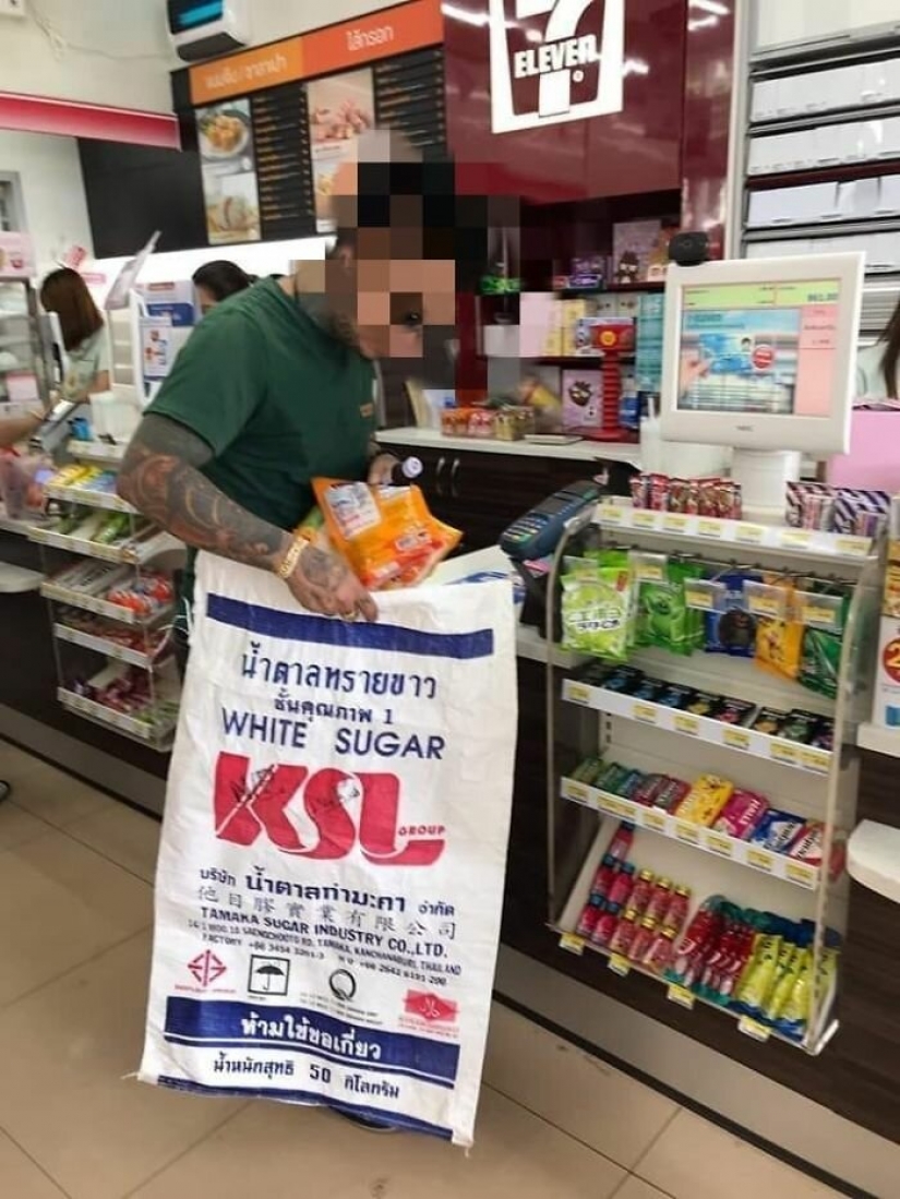 "The package is not necessary!" Shops of Thailand have started to refuse plastic