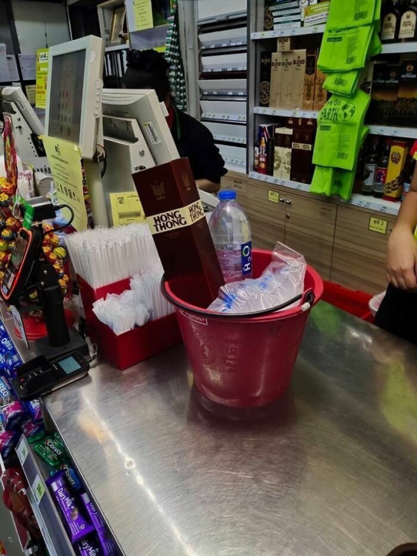 "The package is not necessary!" Shops of Thailand have started to refuse plastic