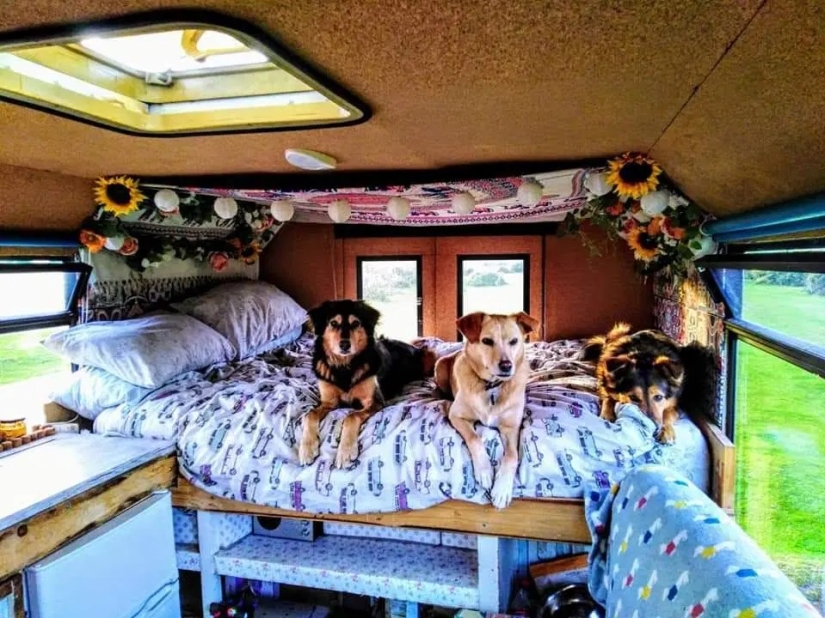 The Path of freedom: a couple from Britain lives in a minibus, having been traveling around Europe for two years