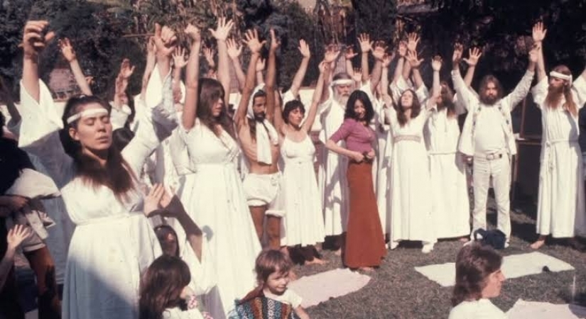 The Perverted life of Doomsday Cults: from marrying seven-year-old girls to mass suicides