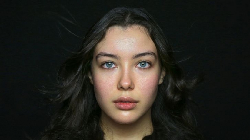 The photographer takes close-ups of women from different ethnic groups to show the unique beauty of each nation