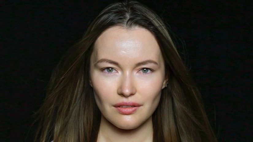 The photographer takes close-ups of women from different ethnic groups to show the unique beauty of each nation