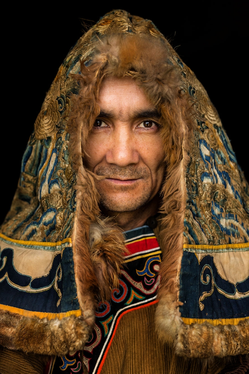 The photographer traveled 25,000 km to take portraits of the indigenous inhabitants of Siberia The photographer traveled 25,000 km to take portraits of the indigenous inhabitants of Siberia