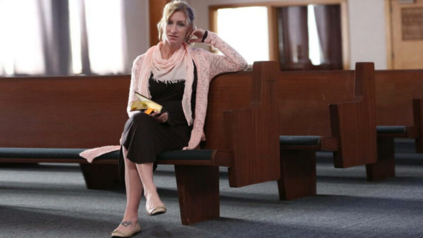 The porn star became a pastor, but because of the parishioners, she had to return to the profession