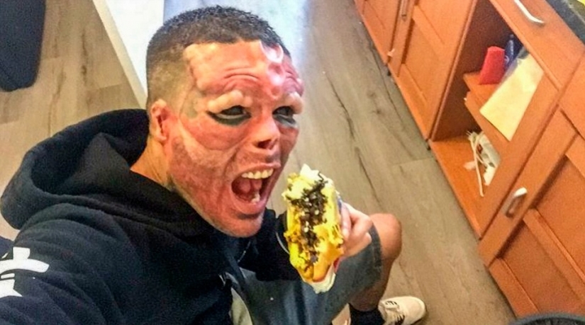 The Spaniard cut off his nose and made horns to look like the Red Skull from "The Avengers"