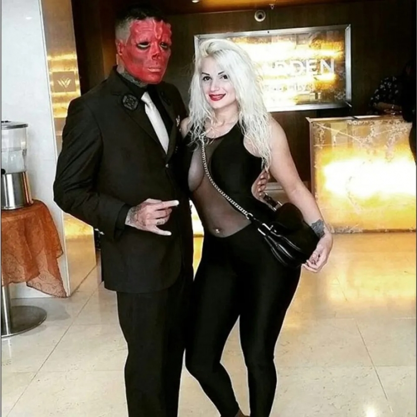 The Spaniard cut off his nose and made horns to look like the Red Skull from "The Avengers"