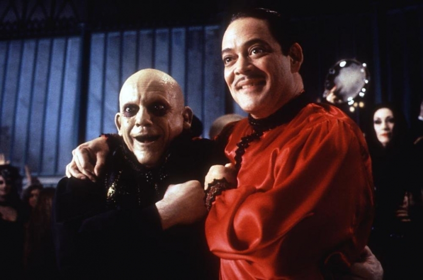 The sweet charm of black humor: unknown facts about the history of the Addams family