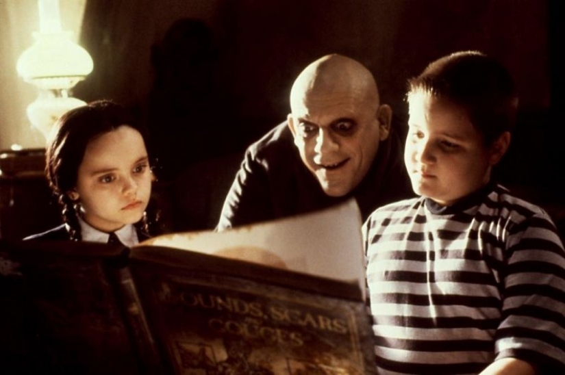 The sweet charm of black humor: unknown facts about the history of the Addams family