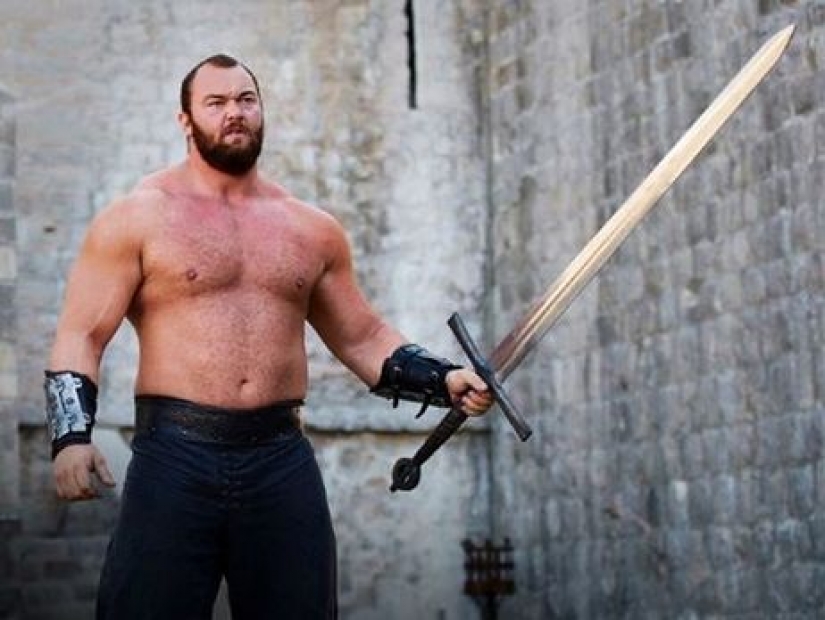 The Transformation of Mount Bjornsson: From skinny basketball player to the World's Strongest Man The Transformation of Mount Bjornsson: From skinny basketball player to the World's Strongest Man