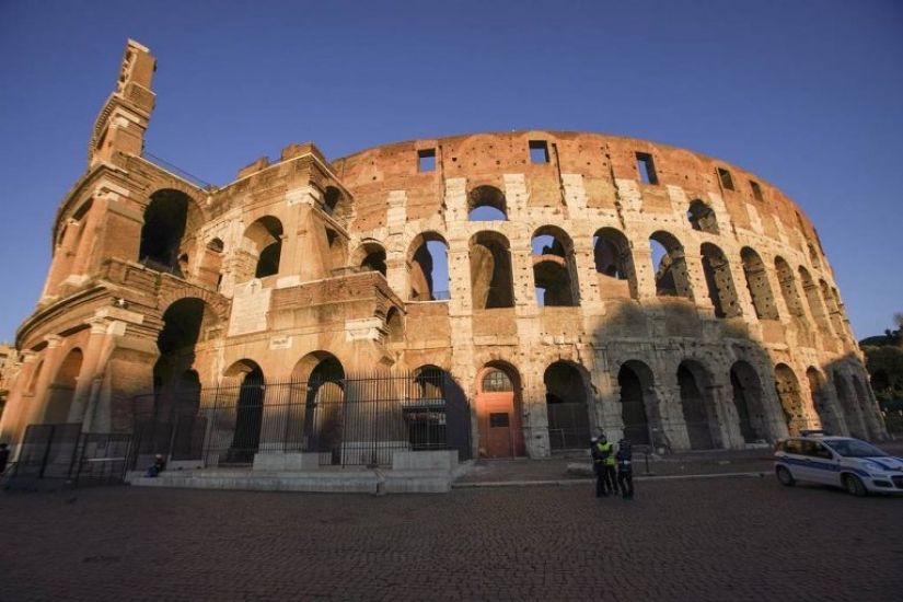 The world's most popular tourist destinations devastated by the coronavirus The world's most popular tourist destinations devastated by the coronavirus