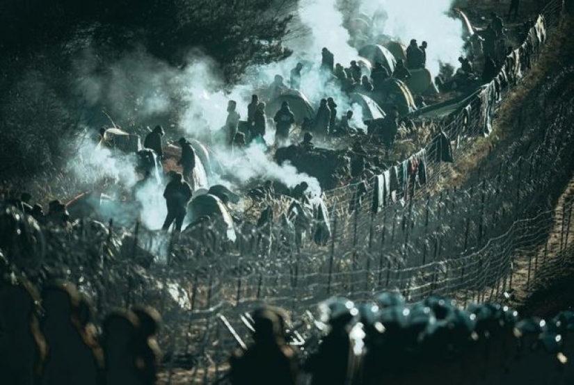 Thousands of migrants were caught in the trap on the Belarusian-Polish border