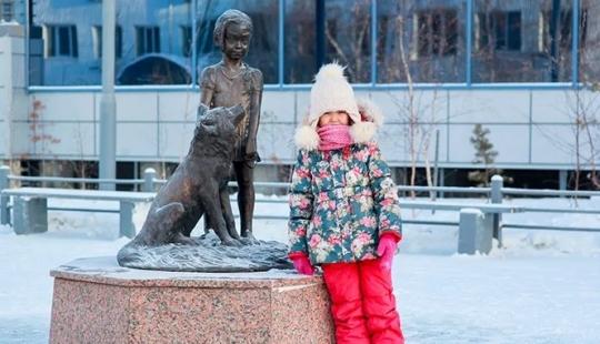 Touching stories of children who are put in vivo monuments