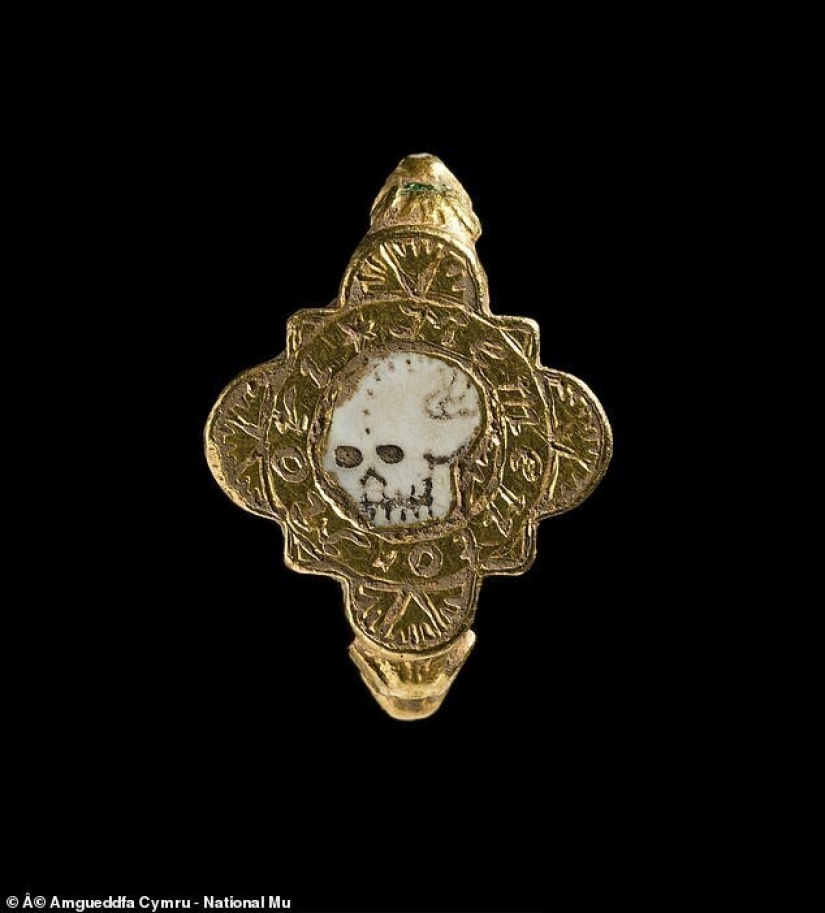 Treasure hunters found in Wales "ring of death"