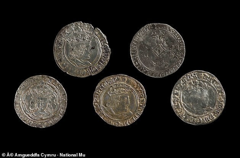 Treasure hunters found in Wales "ring of death"