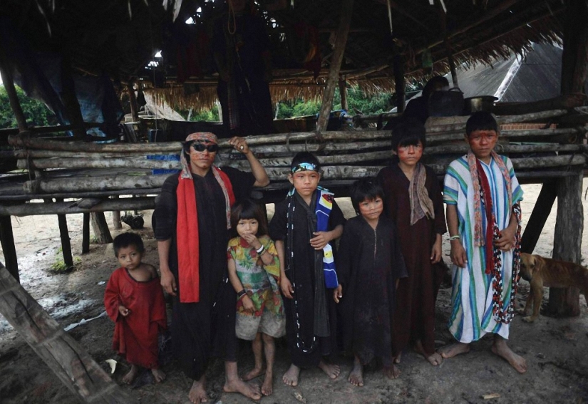 Tribus desconocidas: primer contacto con la civilización Tribus desconocidas: primer contacto con la civilización