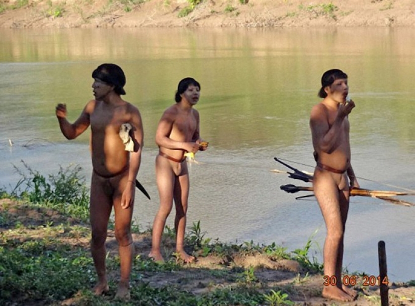 Tribus desconocidas: primer contacto con la civilización Tribus desconocidas: primer contacto con la civilización