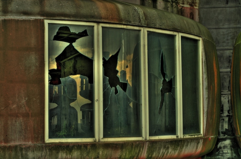 UFO Houses in Taiwan: An abandoned futuristic ghost town UFO Houses in Taiwan: An abandoned futuristic ghost town