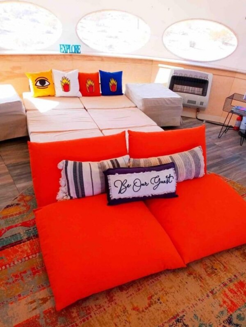 UFO Night in the Desert in glamping Area 55 Futuro House UFO Night in the Desert in glamping Area 55 Futuro House