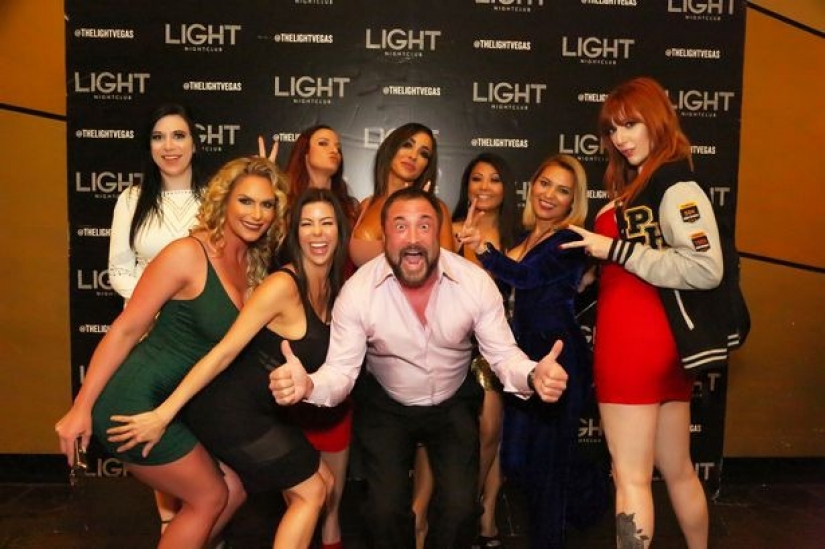 Un actor porno que se ha acostado con cuatro mil mujeres revela los secretos calientes de la industria del sexo Un actor porno que se ha acostado con cuatro mil mujeres revela los secretos calientes de la industria del sexo