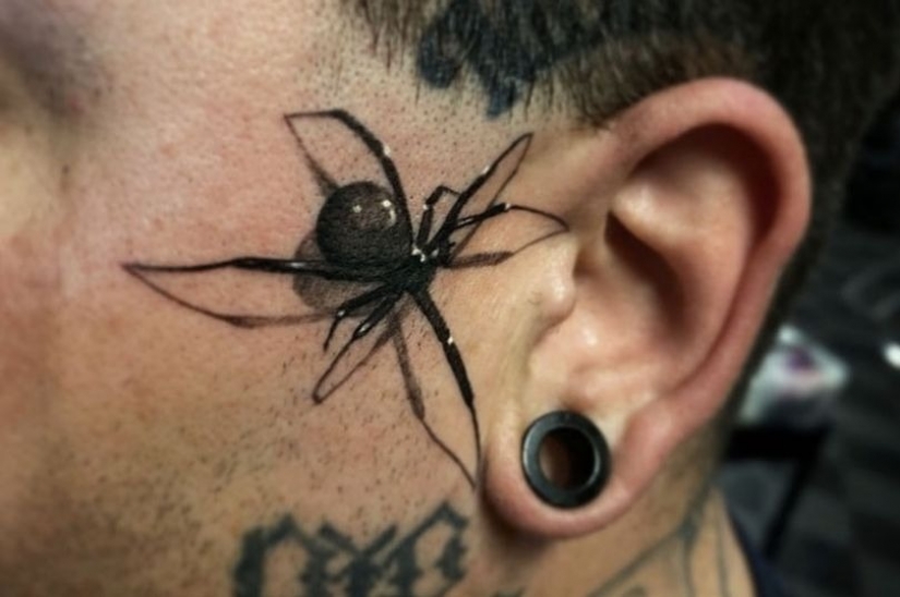 Un artista del tatuaje de los EE.UU. impresiona con una nueva tendencia: un dibujo en 3D de una araña venenosa