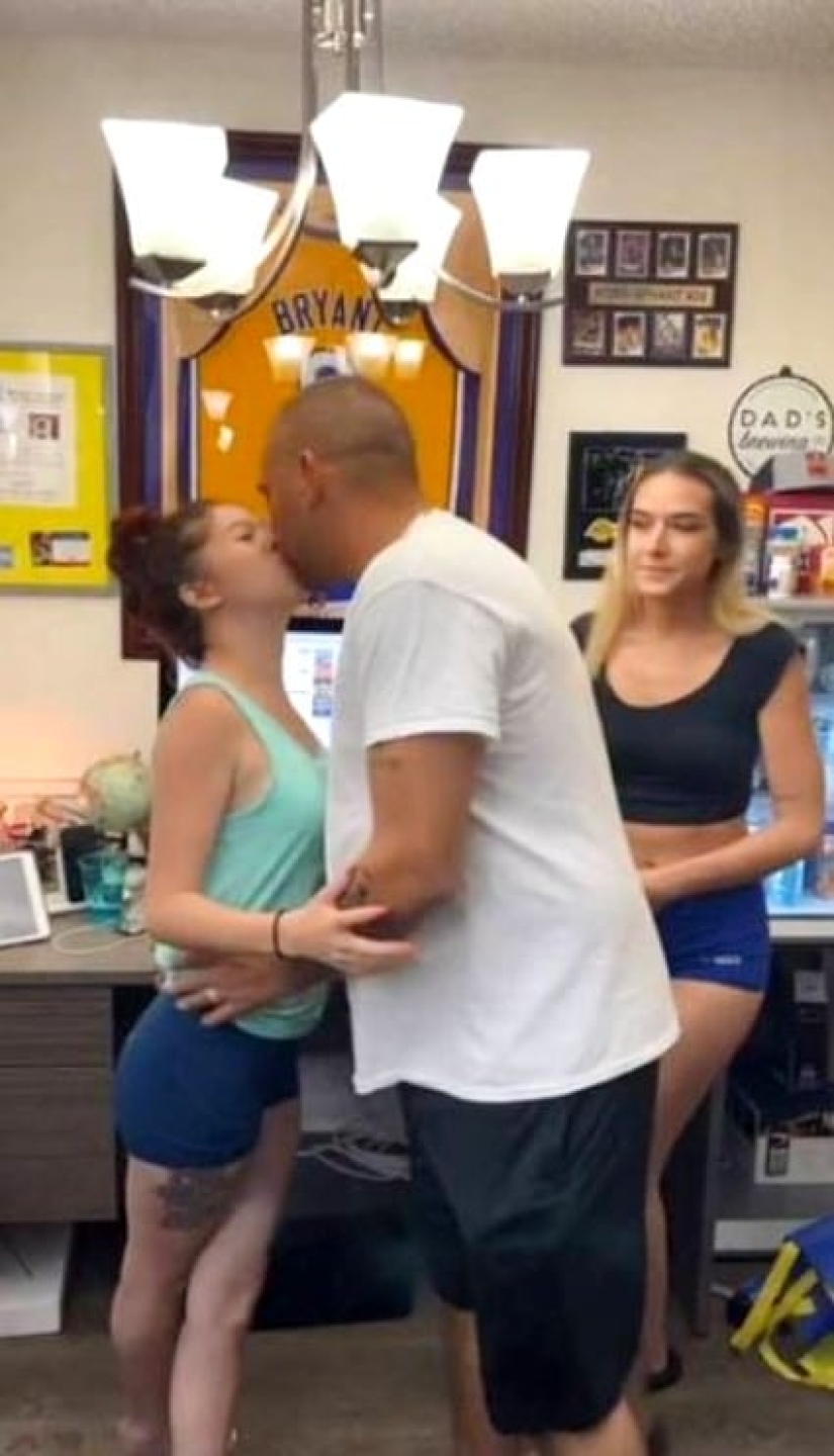 Un estadounidense se acuesta con su esposa, su hermana y su suegra. Todo el mundo está contento con este estado de cosas