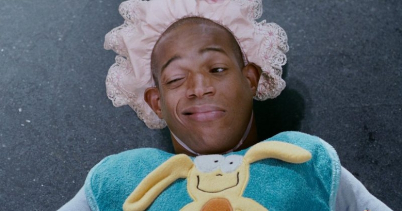 Un lío con un enano: una familia estadounidense está segura de que adoptaron a un psicópata adulto Un lío con un enano: una familia estadounidense está segura de que adoptaron a un psicópata adulto