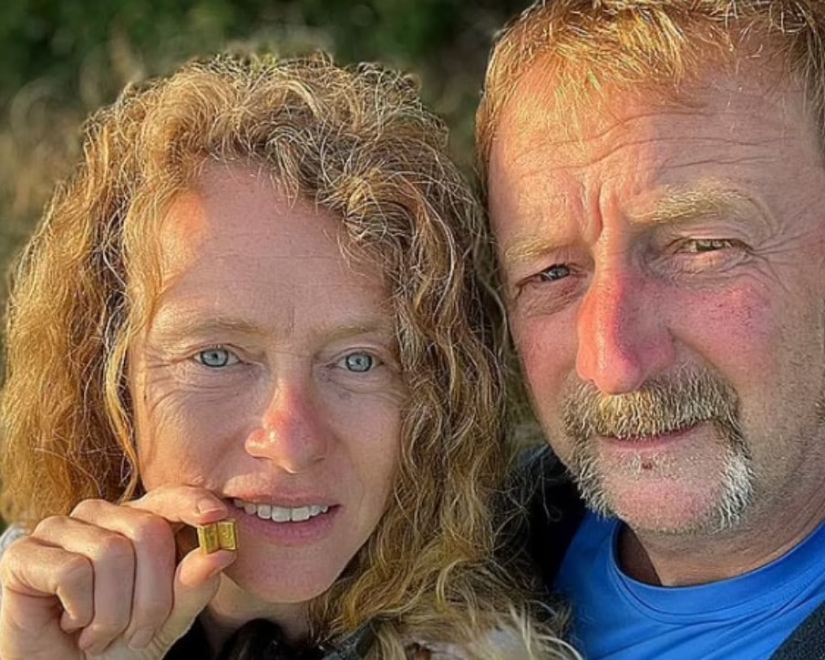 Una Biblia en miniatura del siglo 15 hecha de oro puro se ha encontrado en el Reino Unido Una Biblia en miniatura del siglo 15 hecha de oro puro se ha encontrado en el Reino Unido