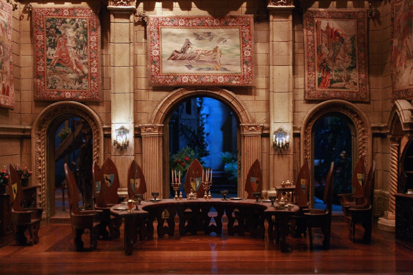 Una impresionante casa de muñecas que cuesta más de tres rublos en Moscú