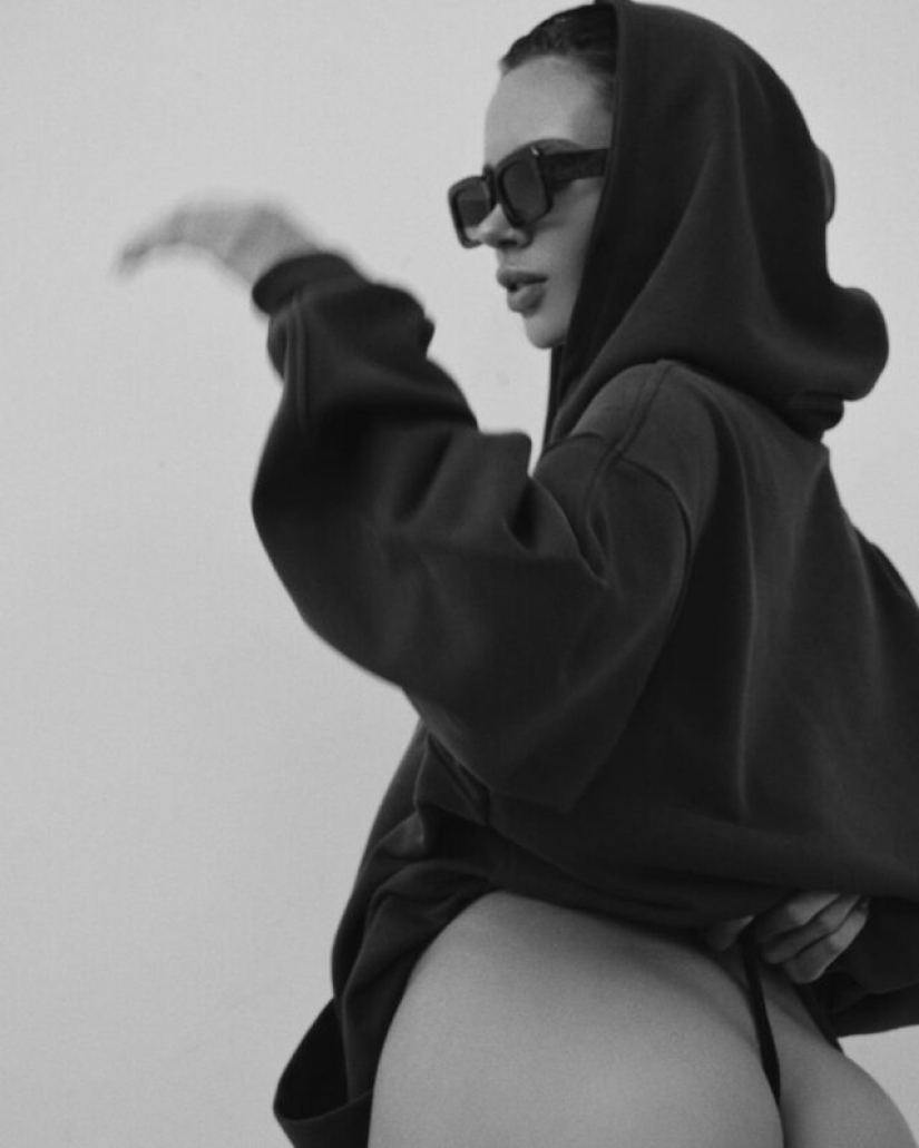 Una modelo rusa fue arrestada por una foto con el culo desnudo cerca de una estación de policía Una modelo rusa fue arrestada por una foto con el culo desnudo cerca de una estación de policía