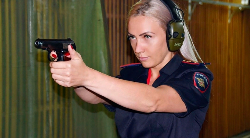 Valientes y hermosos policías rusos