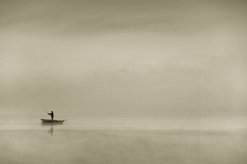 Vida de niebla en el lago