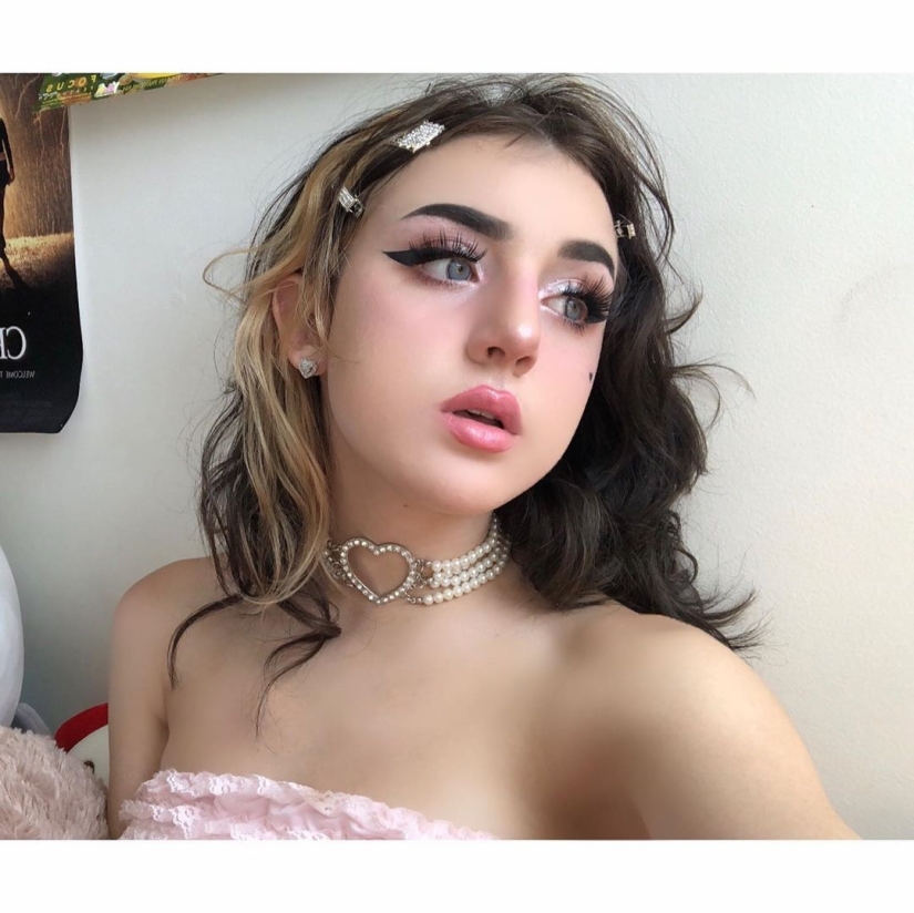Virtual girl: who are e-girls and where they live