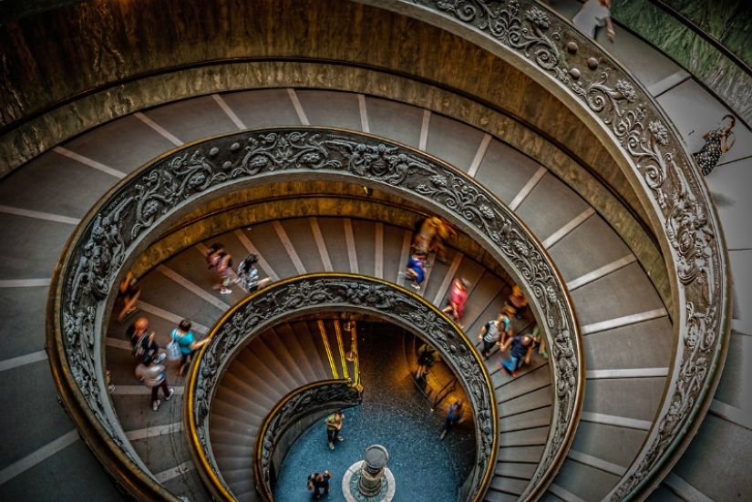 Walking around the Vatican: what lies behind the walls of a separate state in the centre of Rome Walking around the Vatican: what lies behind the walls of a separate state in the centre of Rome