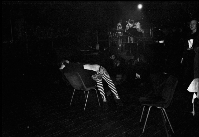 Watch and learn: a short guide to wild fun from the England of the 80s Watch and learn: a short guide to wild fun from the England of the 80s