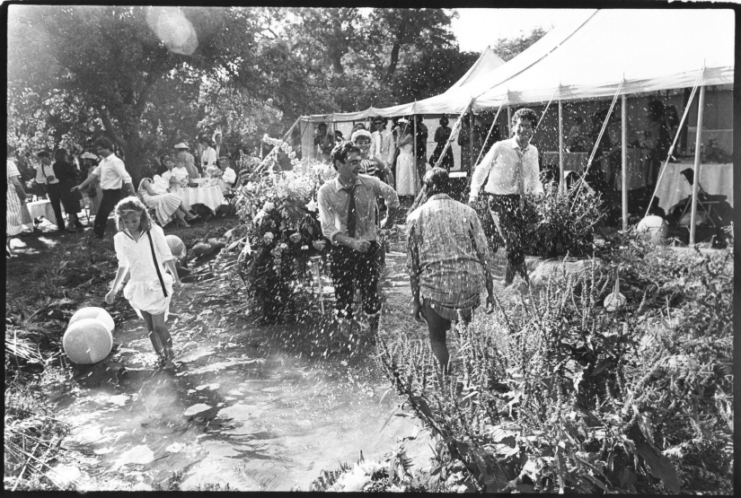Watch and learn: a short guide to wild fun from the England of the 80s Watch and learn: a short guide to wild fun from the England of the 80s