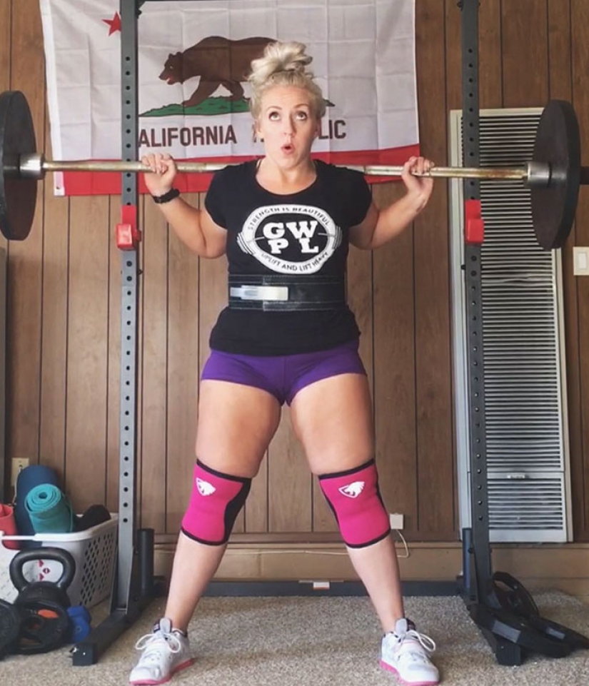 Weight is just numbers: between these photos are only pounds difference Weight is just numbers: between these photos are only pounds difference