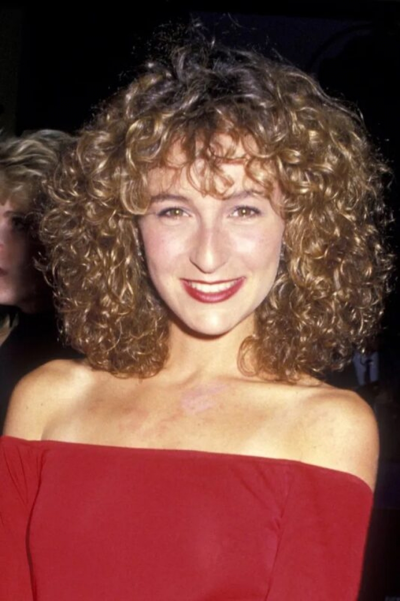 What hairstyle was in fashion in the year of your birth: the 50 most popular haircuts