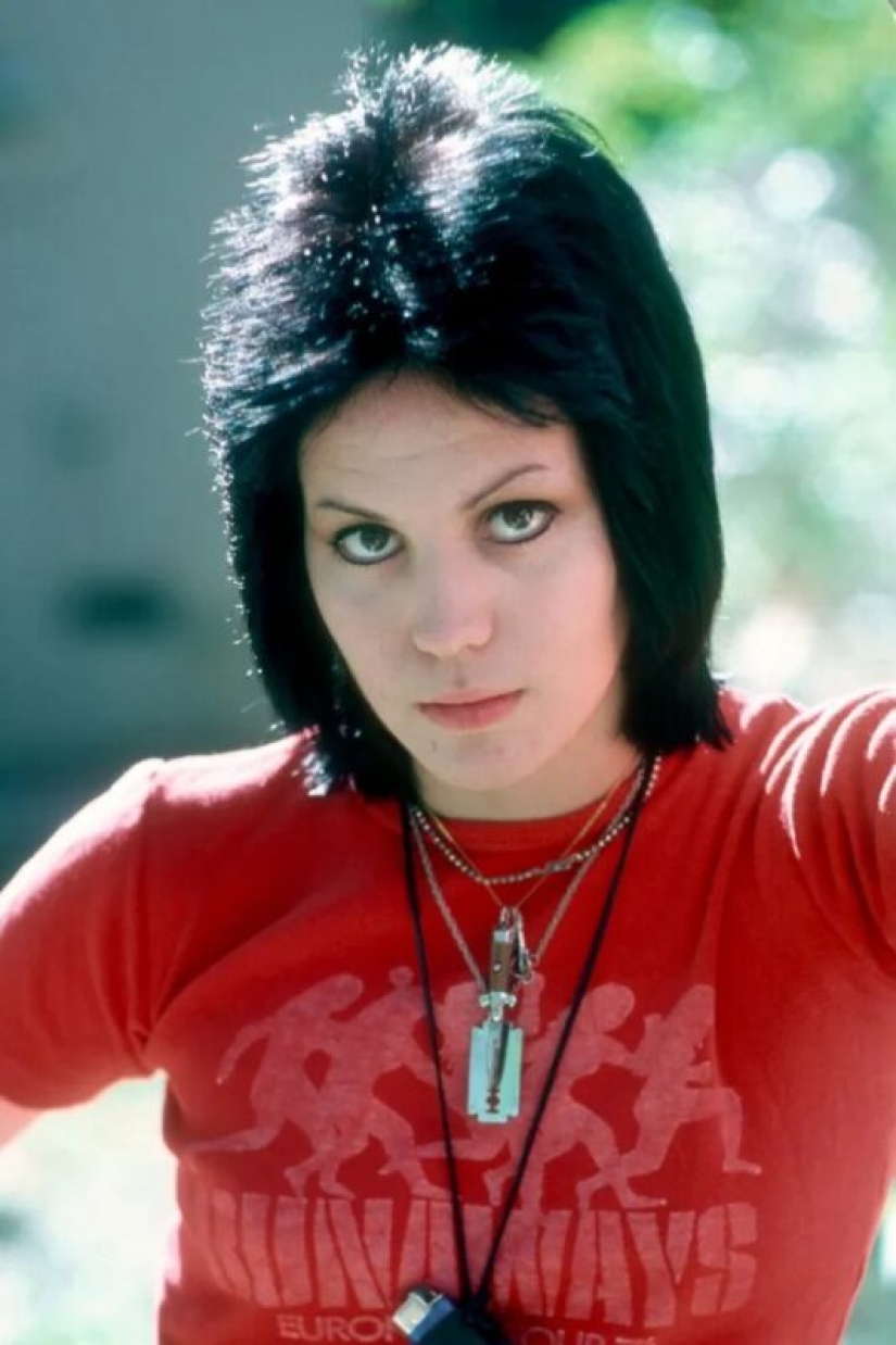 What hairstyle was in fashion in the year of your birth: the 50 most popular haircuts