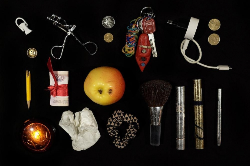 What is stored in women's handbags?