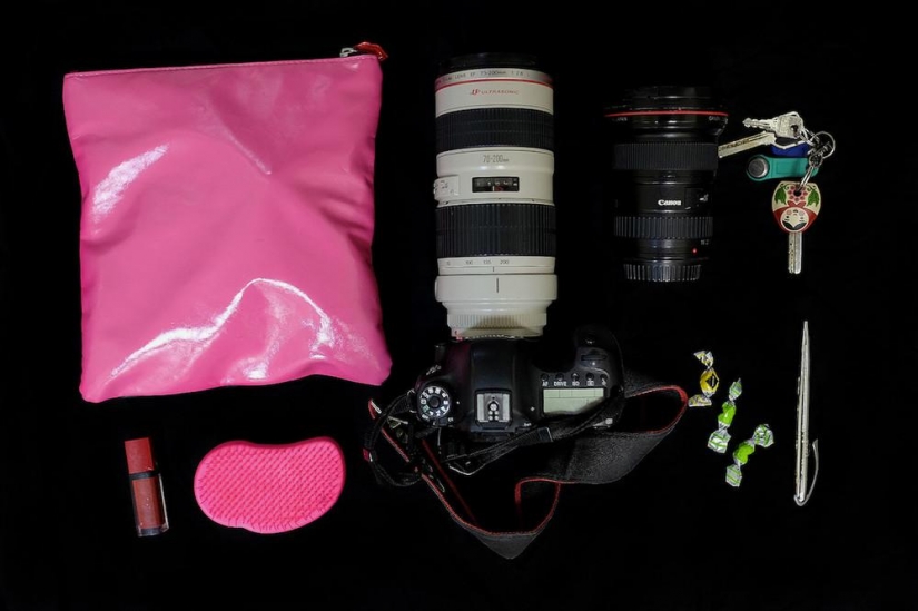 What is stored in women's handbags?