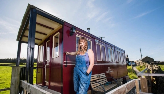 What we should build a house: a British woman made a wonderful copy of the car from improvised materials