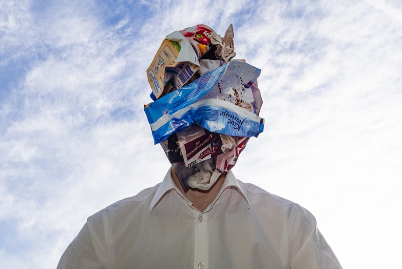 "What will remain after me": a poignant photo project by the St. Petersburg artist Irina Heinz