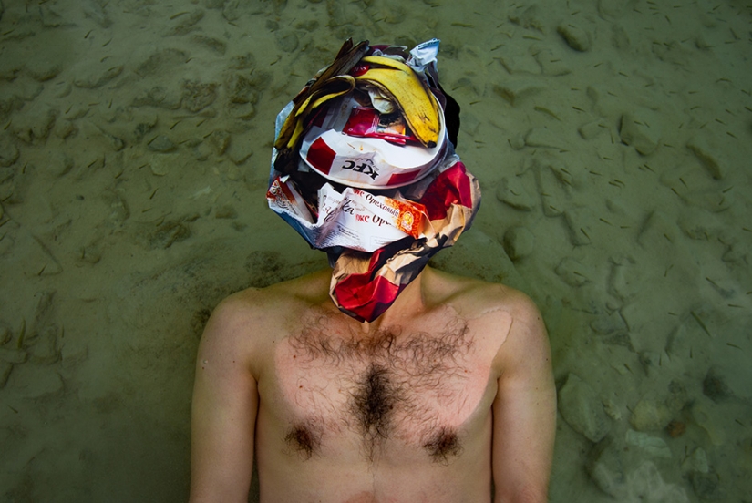 "What will remain after me": a poignant photo project by the St. Petersburg artist Irina Heinz