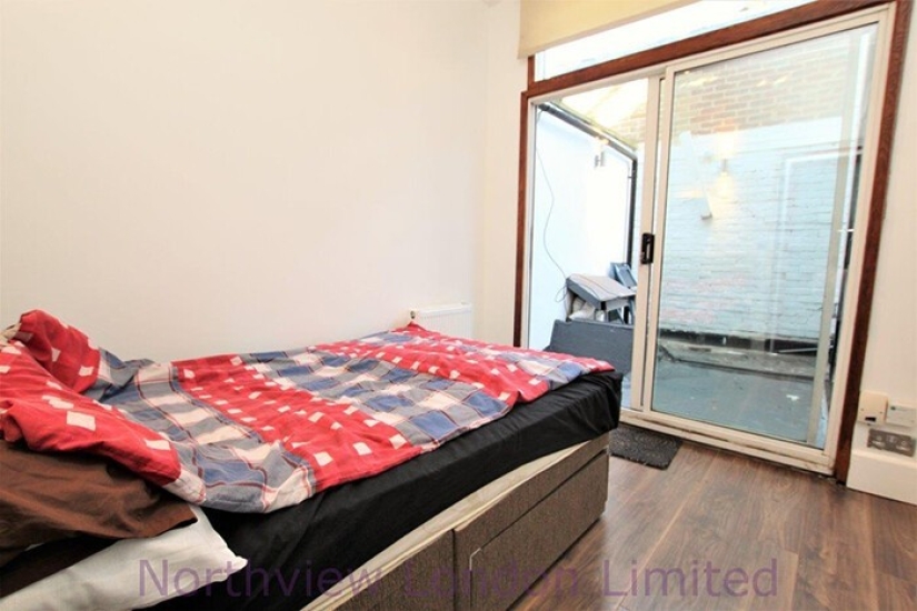 What's wrong with this strange apartment in London, which is being sold for 115 million