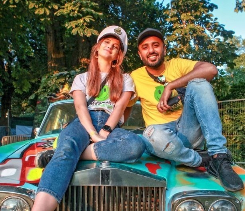 When not sitting at home: parents from the UK go to nightclubs and parties with their children When not sitting at home: parents from the UK go to nightclubs and parties with their children